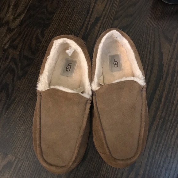 COPY - Men’s Ugg Slippers - Picture 3 of 3